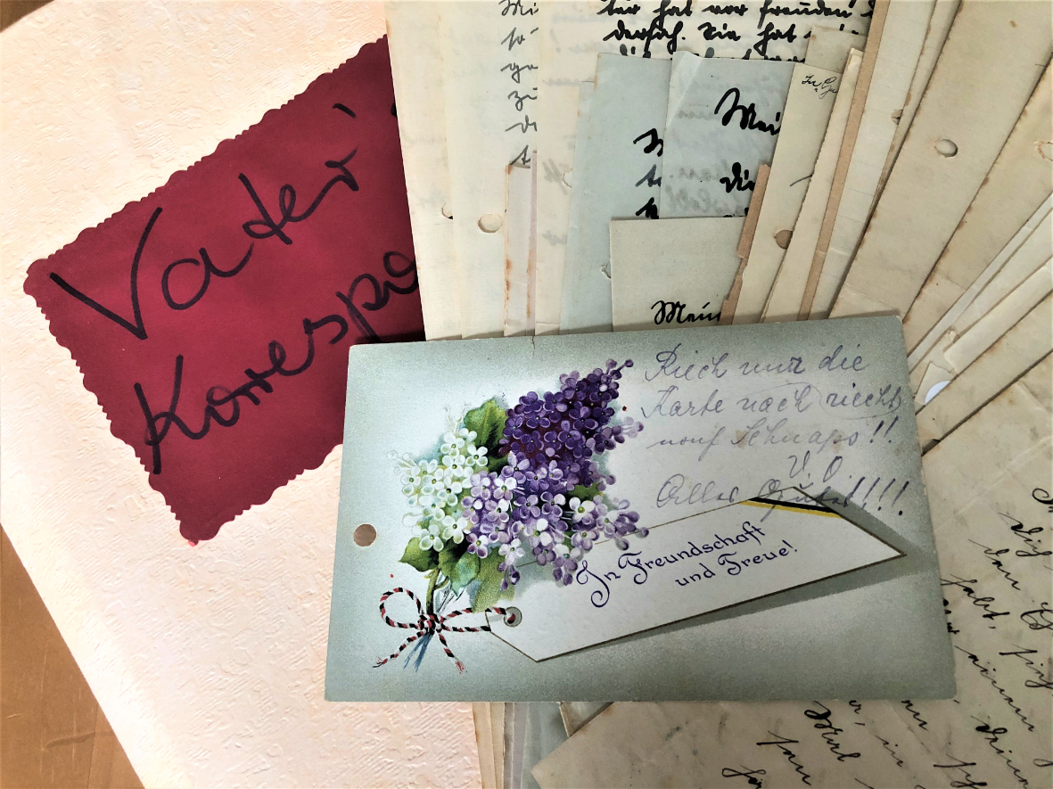 Zeitzeugnisse_geschrieben i. Sütterlin_©Dr. Kirsten Ulrike Maaß